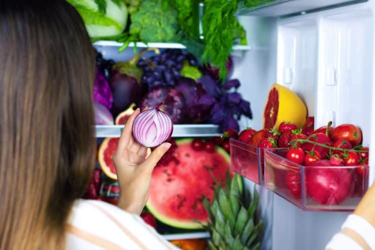 How To Store Cut Onions In The Refrigerator? (Best Tips!)